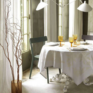 Obrus plamoodporny 150x150cm