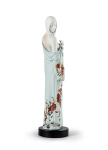 Kobieta z tatuażem smoka